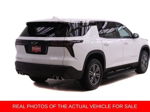 Used 2024 Chevrolet Traverse LS image 2