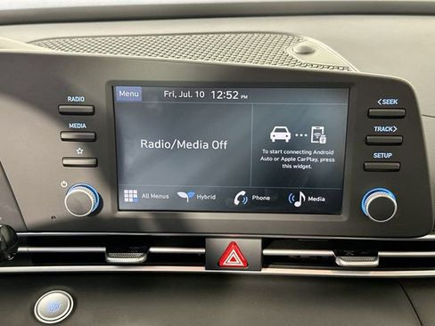 Used 2026 Hyundai Elantra Hybrid FWD image 11