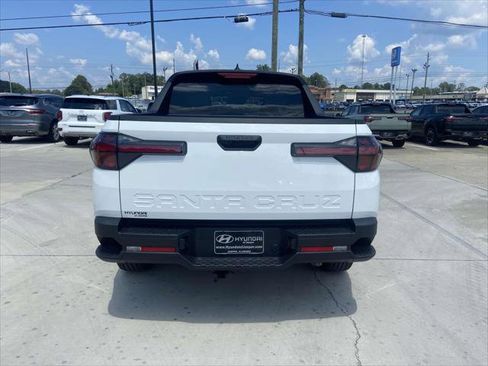 New 2026 Hyundai Santa Cruz SE FWD image 3