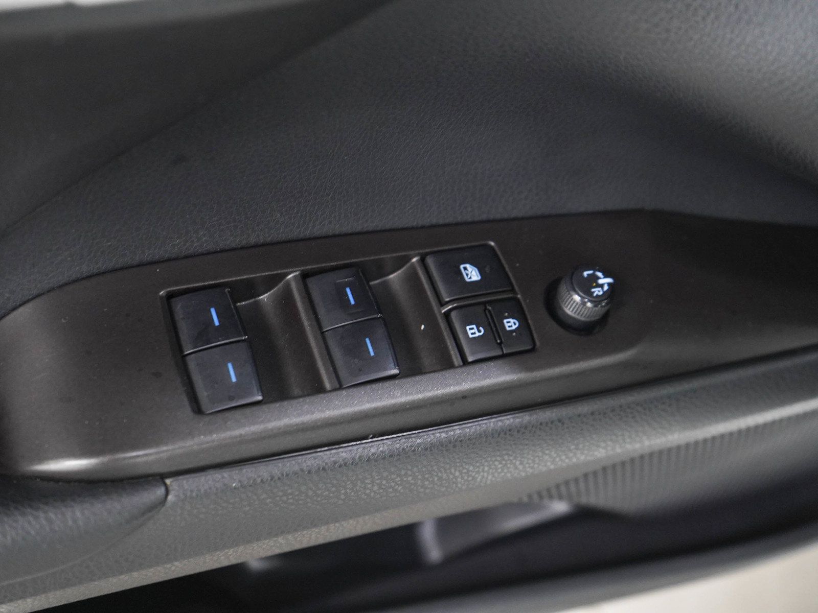 Used 2024 Toyota Camry SE FWD image 18