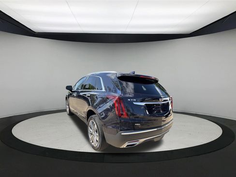 Used 2022 Cadillac XT5 Premium Luxury w/ Platinum Package AWD/4WD image 5