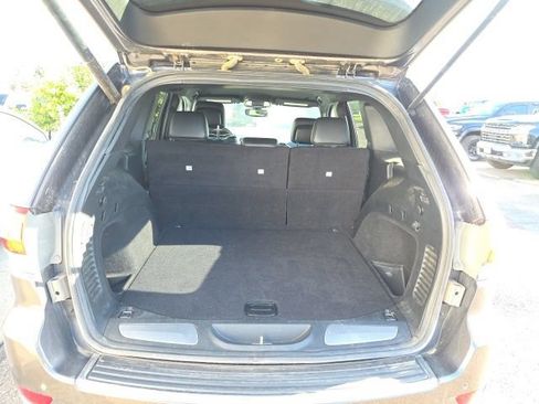 Used 2018 Jeep Grand Cherokee Limited AWD/4WD image 8