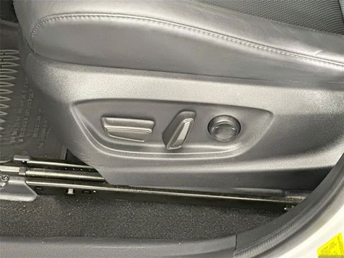 Certified 2023 Toyota Crown Limited image 22