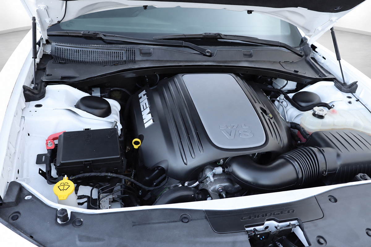 Used 2018 Dodge Charger R/T w/ Plus Group RWD image 43