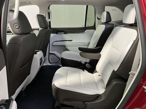 Used 2024 GMC Acadia Denali image 25