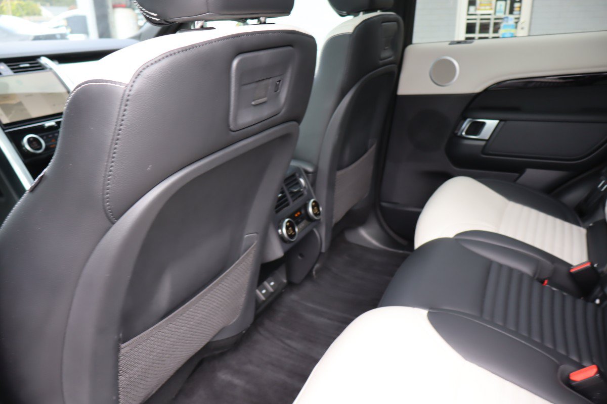 Used 2023 Land Rover Discovery S R-Dynamic AWD/4WD image 28