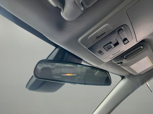 Used 2024 Toyota Camry SE image 19