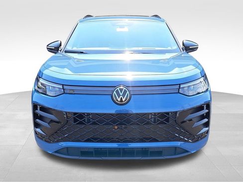 New 2025 Volkswagen Tiguan SE R-Line AWD/4WD image 2