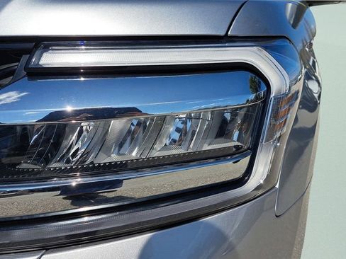 Used 2023 Ford Expedition Limited image 9