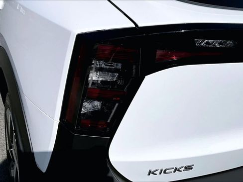 New 2026 Nissan Kicks SV image 14