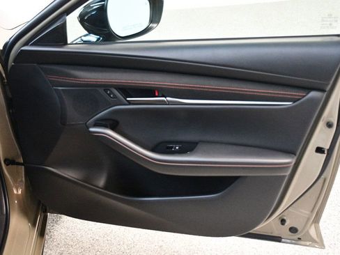 Used 2024 MAZDA MAZDA3 s AWD/4WD image 23