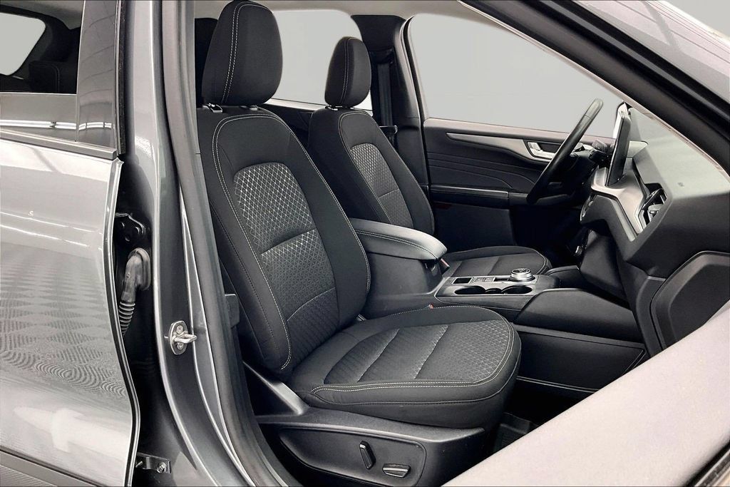 Used 2024 Ford Escape Active w/ Tech Pack #2 FWD image 7