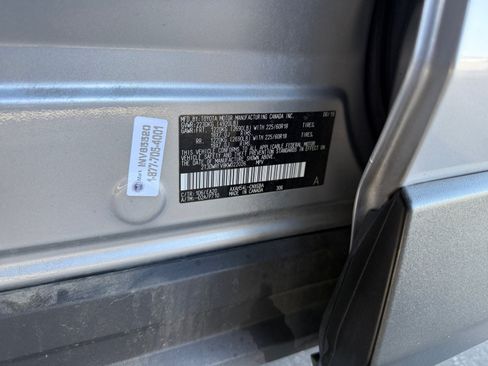 Used 2019 Toyota RAV4 Limited w/ Carpet Mat Package AWD/4WD image 23