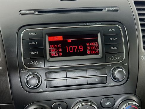 Used 2016 Kia Forte LX FWD image 19