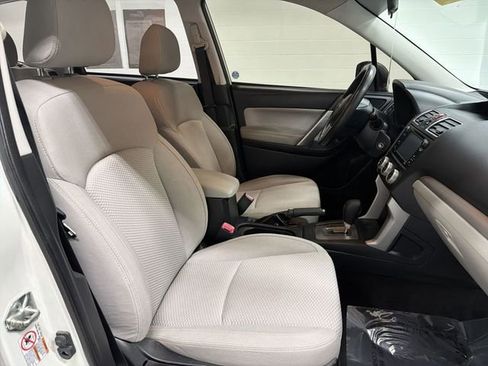Used 2017 Subaru Forester 2.5i w/ Alloy Wheel Package image 19