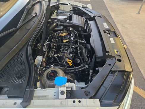 Used 2018 Volkswagen Tiguan S image 70