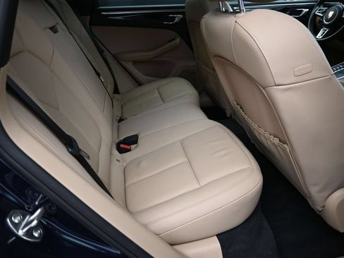 Certified 2020 Porsche Macan S AWD/4WD image 24