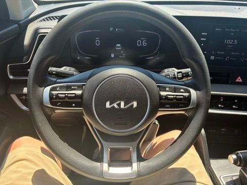 Used 2023 Kia Sportage LX FWD image 14