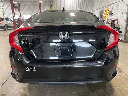 Used 2017 Honda Civic EX-T image 7