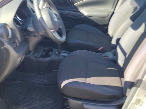 Used 2012 Nissan Versa SV image 5