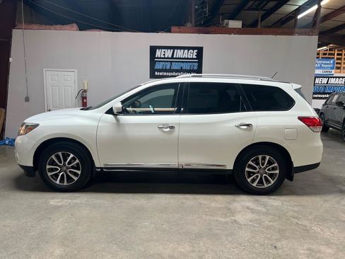 Used 2014 Nissan Pathfinder SL w/ SL Tech Package AWD/4WD image 4