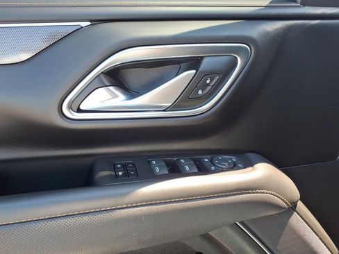 Used 2023 GMC Yukon AT4 AWD/4WD image 4