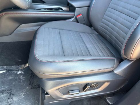 Used 2025 Ford Explorer ST-Line w/ Premium Package image 25