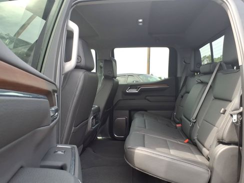 Used 2024 GMC Sierra 1500 Denali w/ Technology Package AWD/4WD image 12
