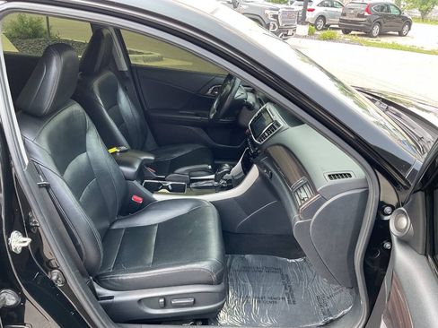 Used 2016 Honda Accord Touring image 45