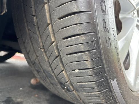 Used 2017 Volkswagen Golf SE image 14