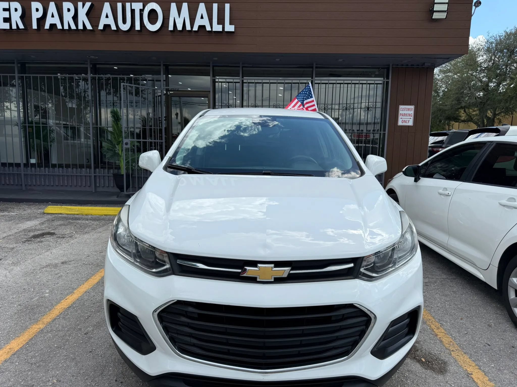 Used 2021 Chevrolet Trax LS w/ Tint and Cruise Package FWD image 2