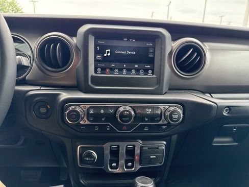 Used 2023 Jeep Wrangler Sport AWD/4WD image 19