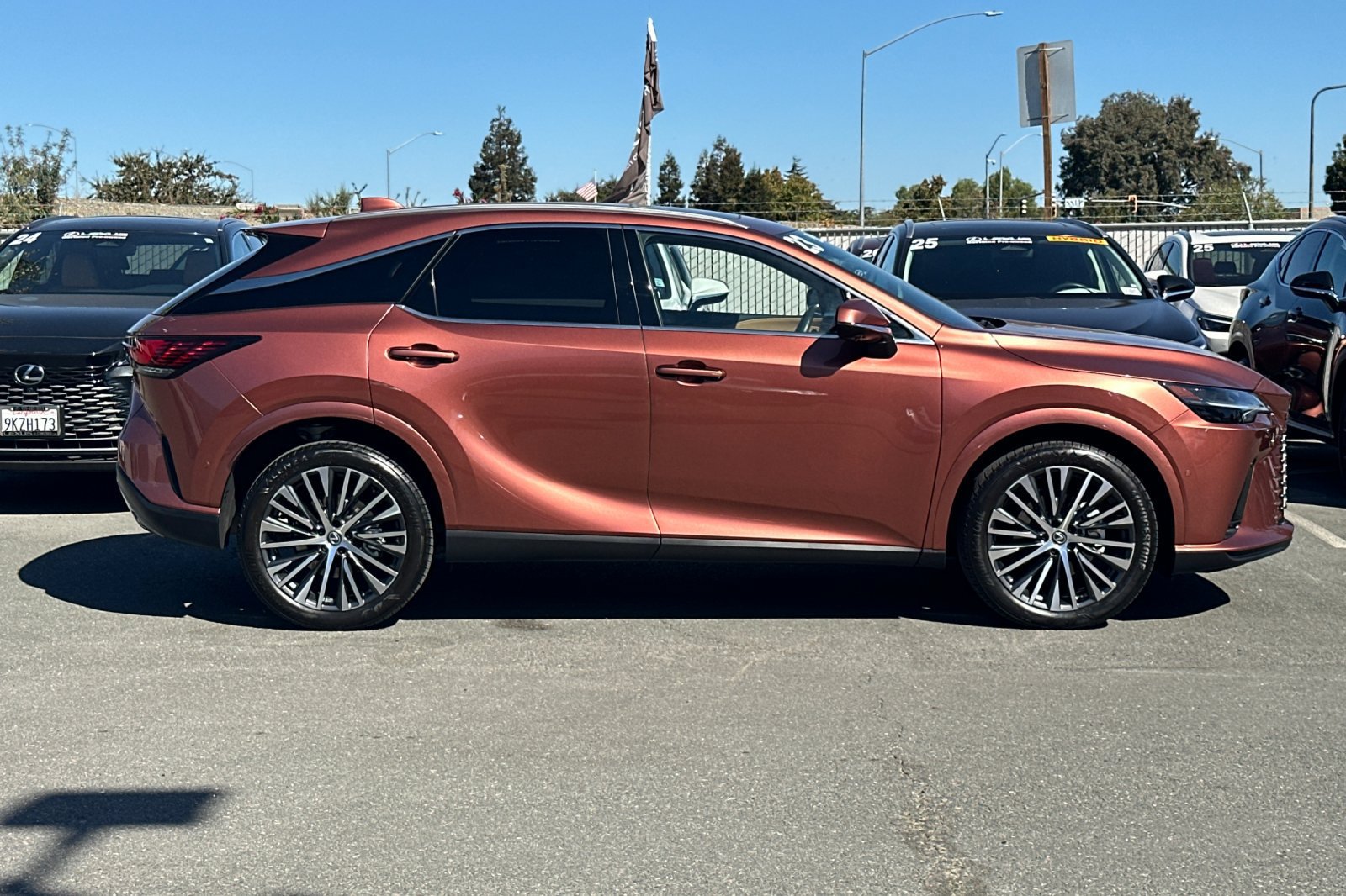 Certified 2023 Lexus RX 350 w/ Cold Area Package AWD/4WD image 3