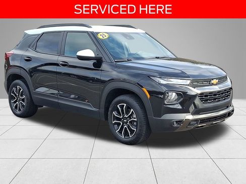 Used 2023 Chevrolet TrailBlazer ACTIV w/ Convenience Package image 3