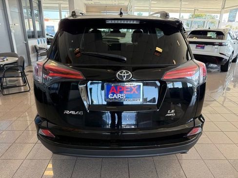 Used 2017 Toyota RAV4 LE AWD/4WD image 4