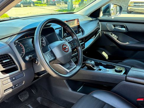 Used 2025 Nissan Rogue SV w/ Rock Creek Premium Package AWD/4WD image 18