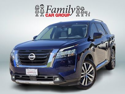 Used 2022 Nissan Pathfinder Platinum w/ Cargo Package