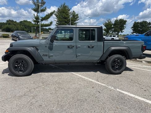 New 2025 Jeep Gladiator Sport image 18