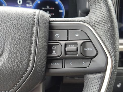 Used 2024 Toyota Tacoma TRD Off-Road image 31