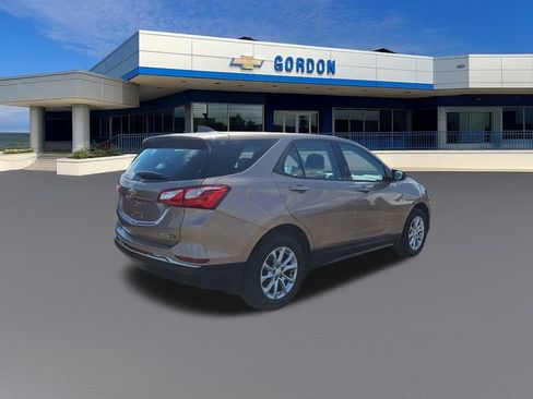 Used 2018 Chevrolet Equinox LS w/ LPO, Floor Liner Package FWD image 5