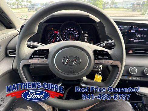 Used 2021 Hyundai Elantra SE w/ Cargo Package FWD image 16