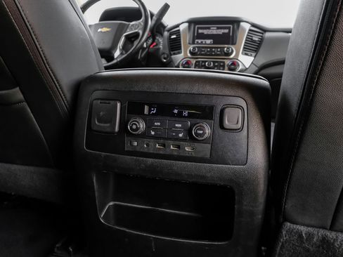 Used 2020 Chevrolet Suburban LT image 45