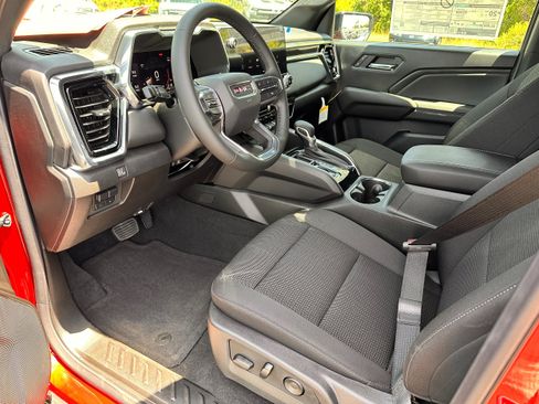 Used 2025 GMC Canyon Elevation w/ Convenience Package RWD image 10
