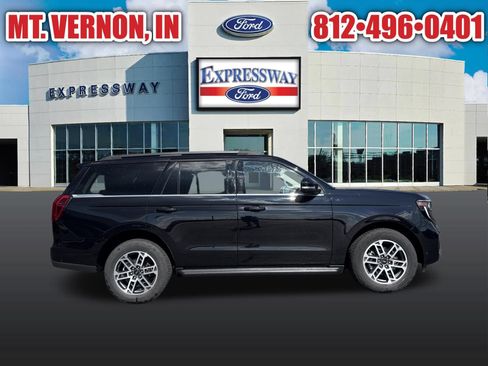 Used 2025 Ford Expedition Active AWD/4WD image 4