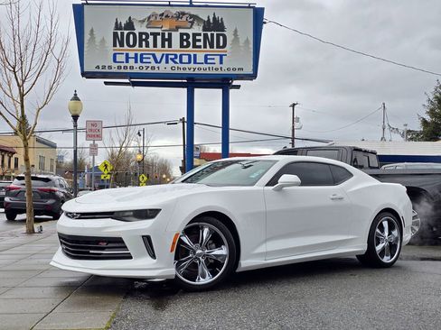 Used 2016 Chevrolet Camaro LT image 1
