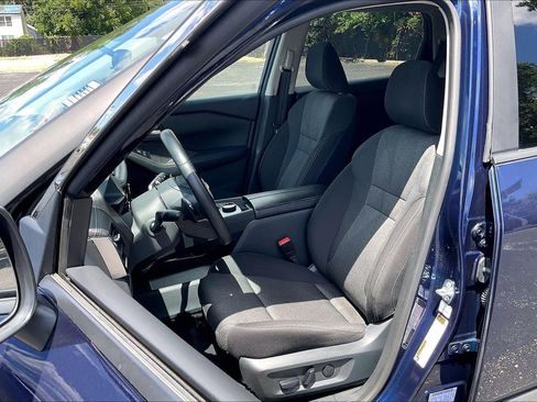 Used 2025 Nissan Rogue SV AWD/4WD image 23