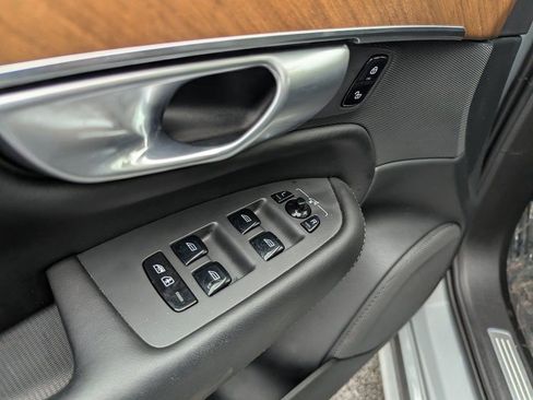 Used 2024 Volvo XC90 B6 Plus image 14