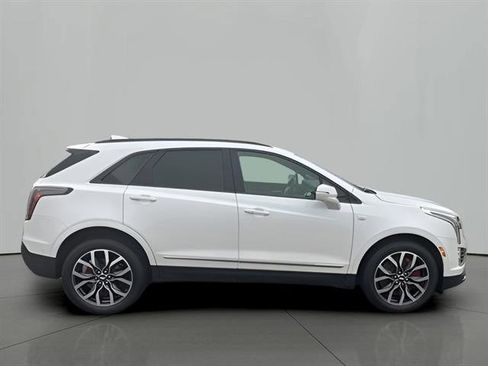 Certified 2022 Cadillac XT5 Sportv w/ Technology Package image 6