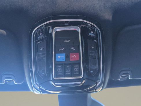 Used 2022 Jeep Grand Wagoneer Series II w/ Convenience Group III image 15