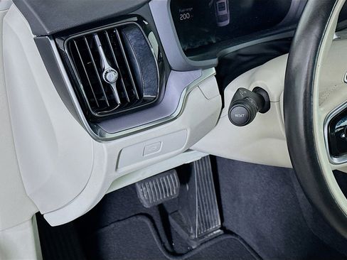 Used 2024 Volvo S60 B5 Core image 17